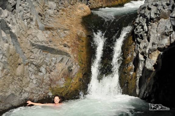 Massagem em uma jaccuzzi natural no Parque Nacional Radal Siete Tazas, no centro-sul do Chile